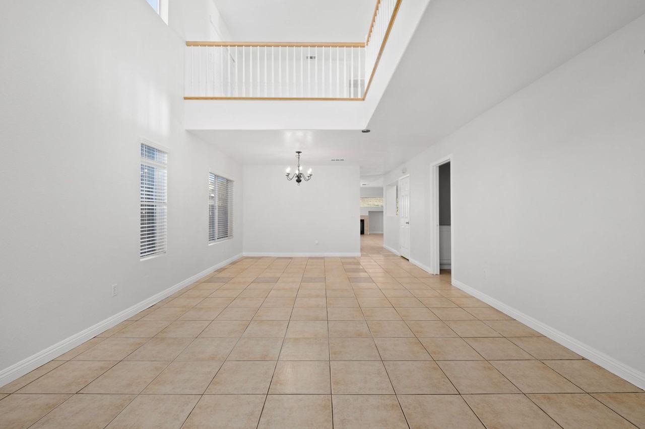 15324 Adobe Way - Photo 3 of 35