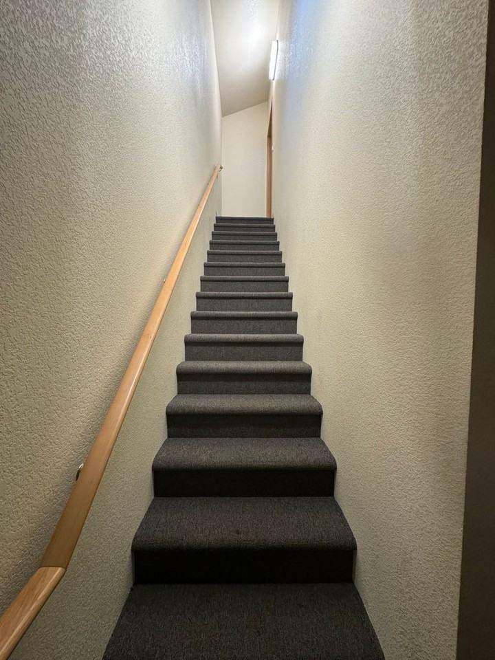 23215 Ne Halsey St - Photo 2 of 12