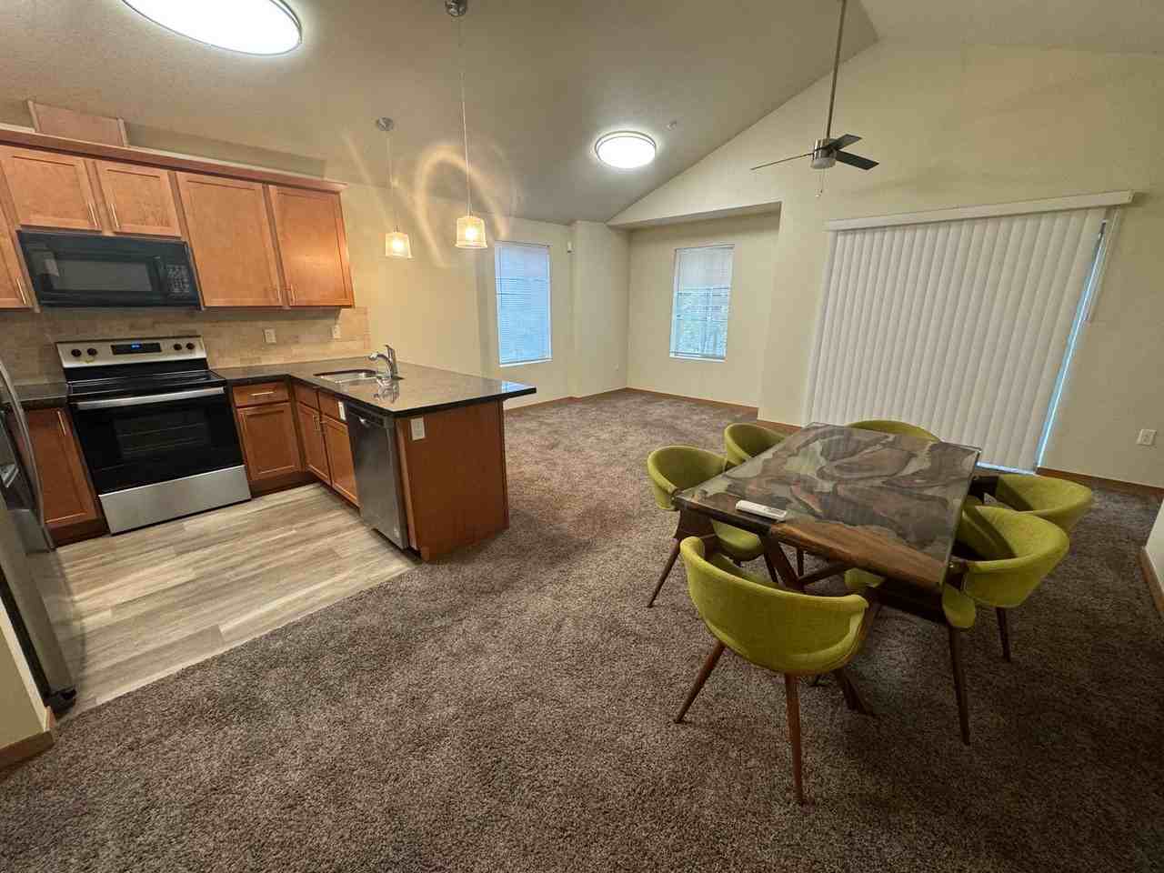 23215 Ne Halsey St - Photo 4 of 12