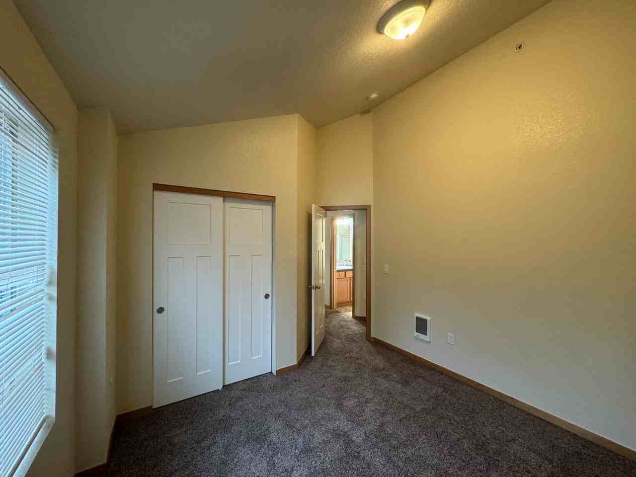 23215 Ne Halsey St - Photo 5 of 12