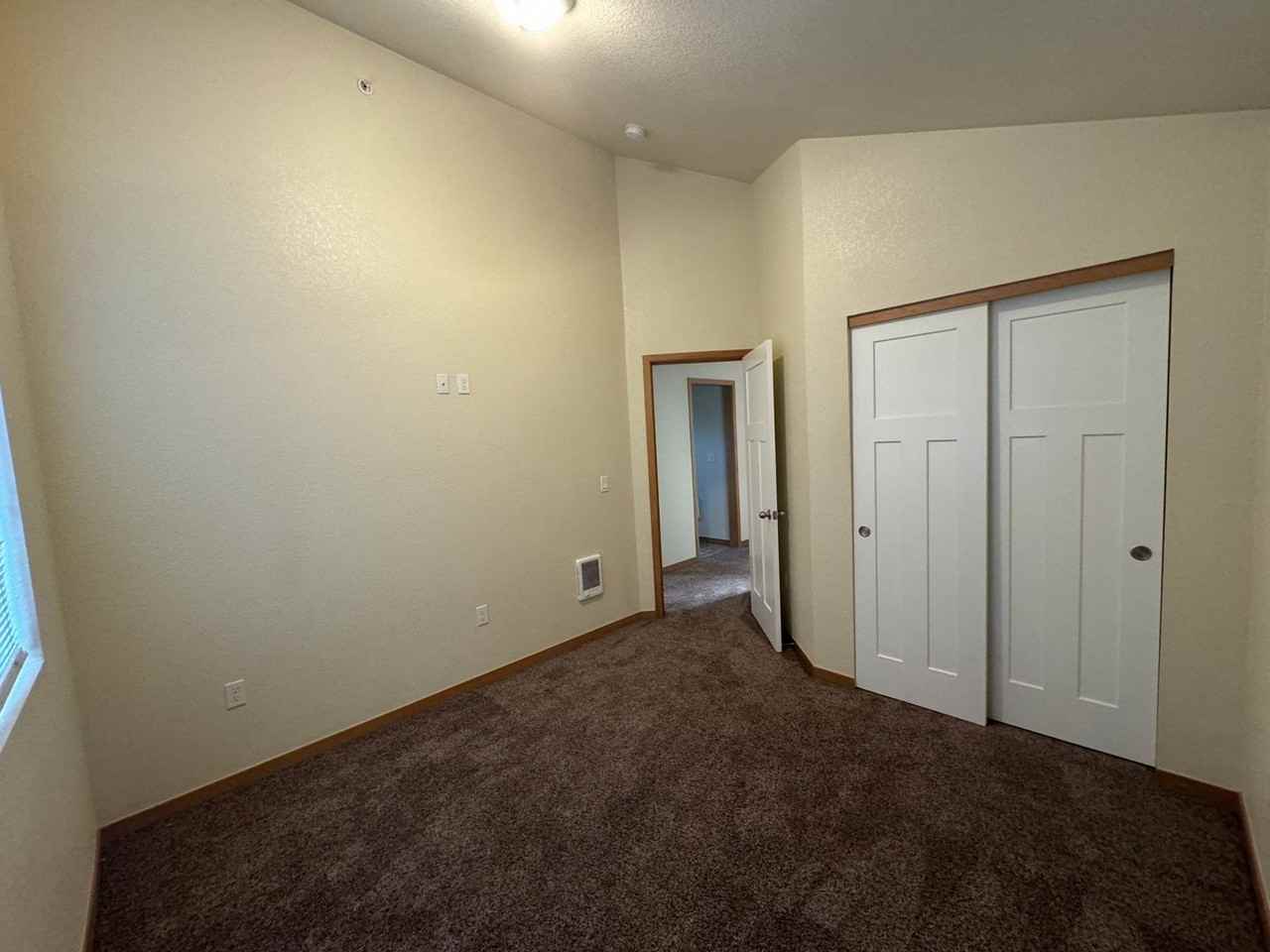 23215 Ne Halsey St - Photo 6 of 12