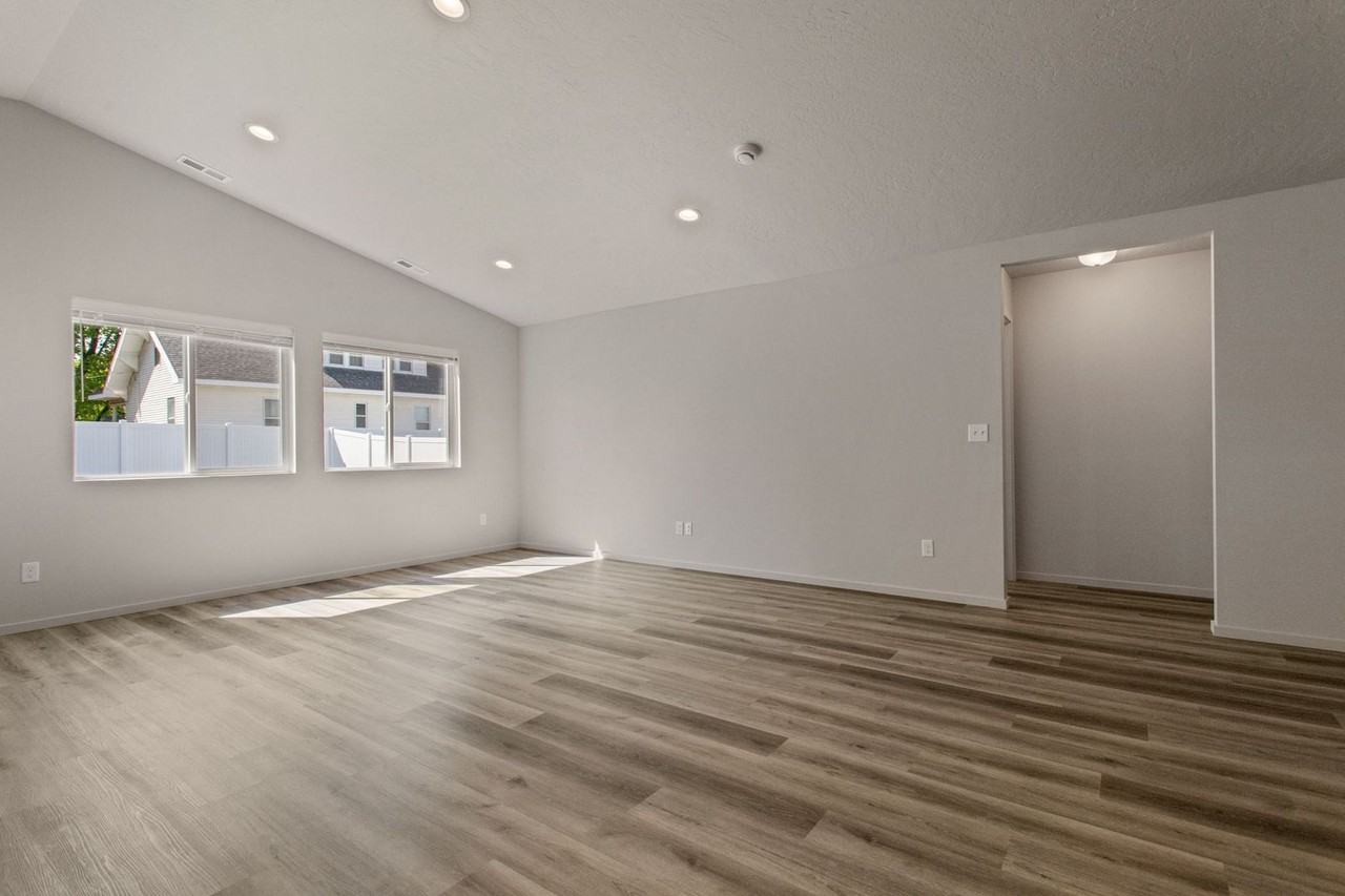 17617 E Maxwell Ave - Photo 4 of 28