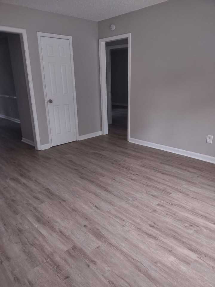 180 Saturn Ln - Photo 2 of 9