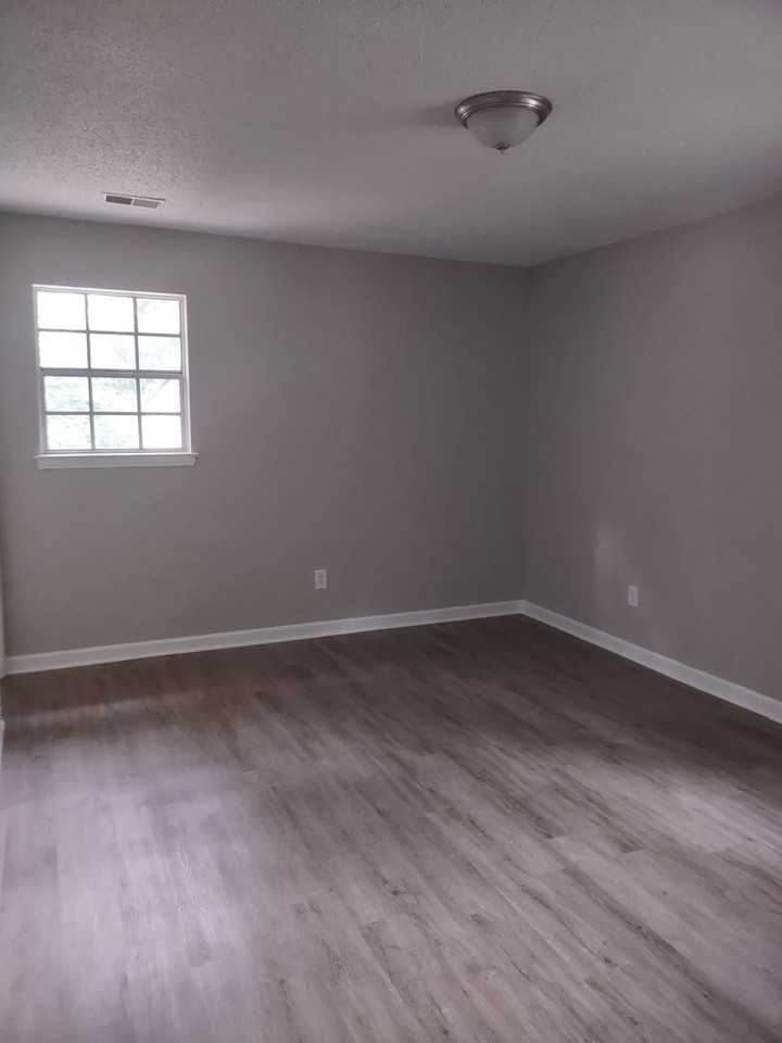 180 Saturn Ln - Photo 6 of 9