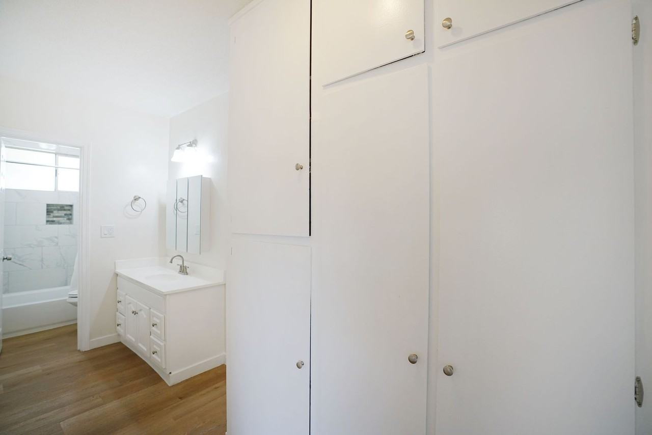 Acacia Ave 11941  (Concordia Apts) - Photo 4 of 20