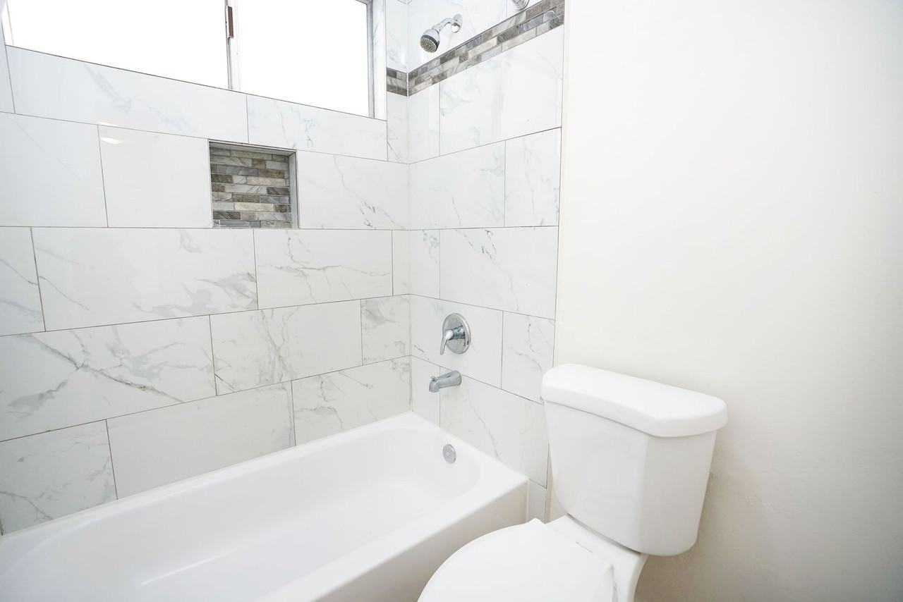 Acacia Ave 11941  (Concordia Apts) - Photo 5 of 20