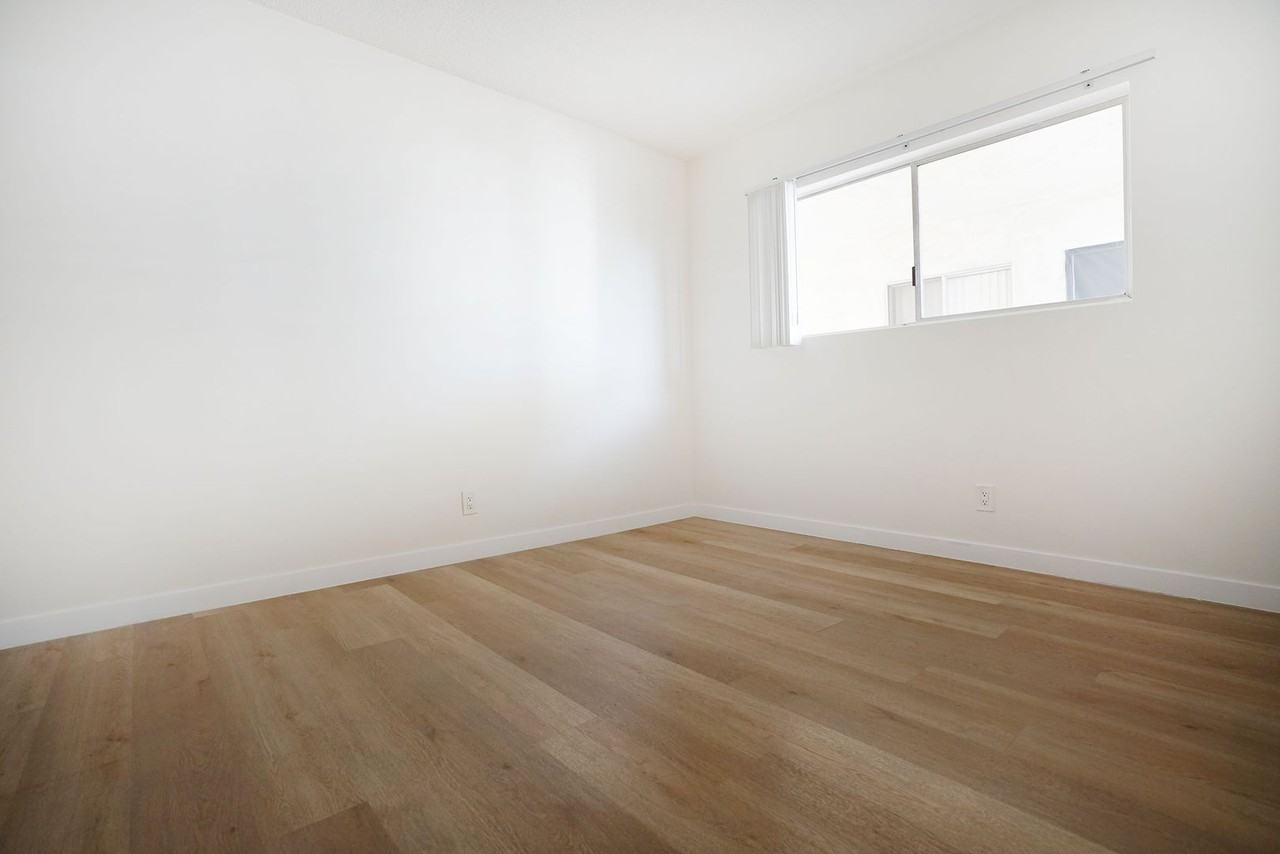 Acacia Ave 11941  (Concordia Apts) - Photo 6 of 20