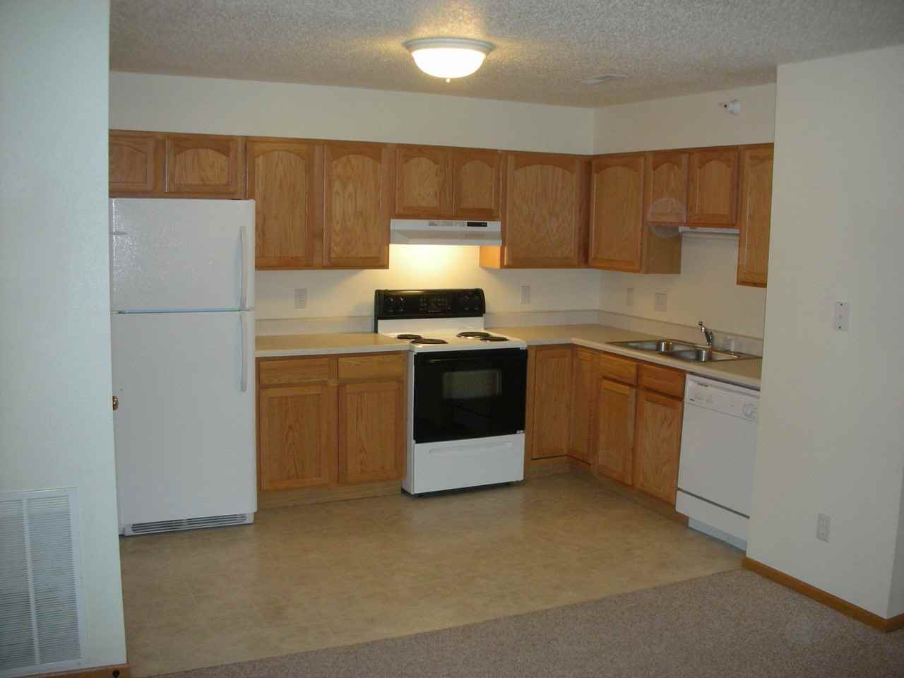 2 Bedroom quiet location in North Liberty. - Photo 4 of 9