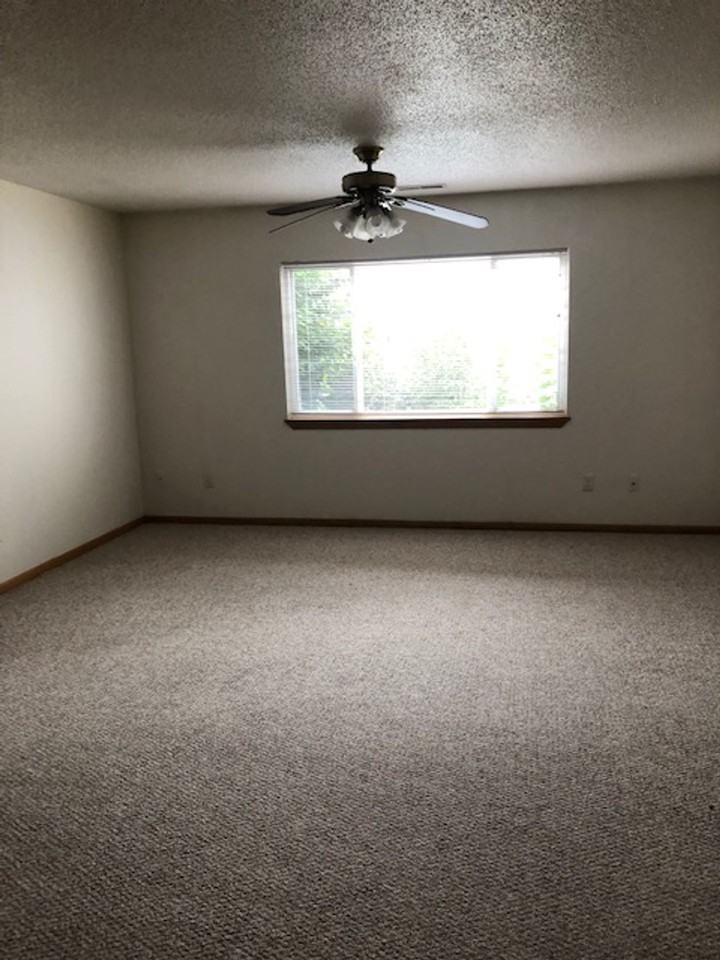 2 Bedroom quiet location in North Liberty. - Photo 5 of 9