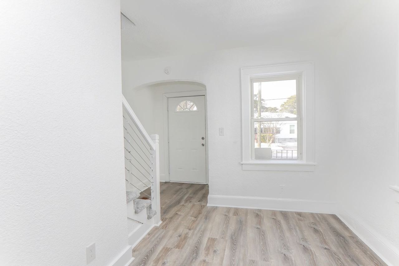 1609 Richmond Ave - Photo 4 of 33