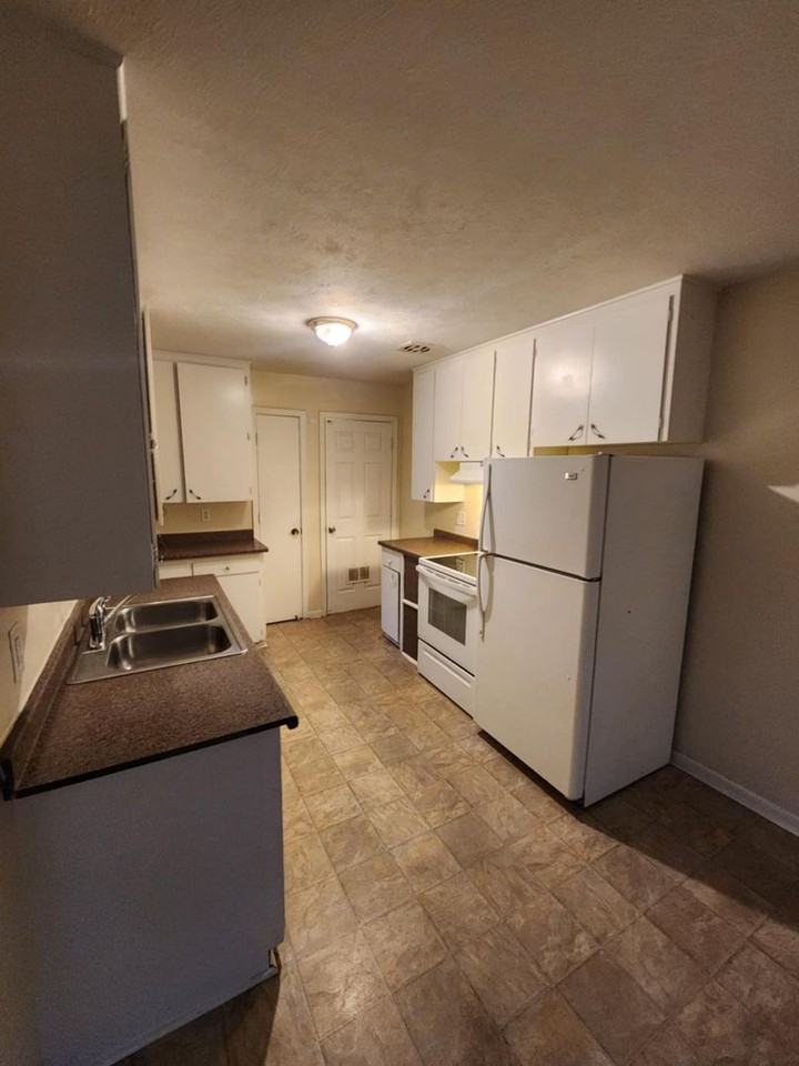 6327 N 51st Ave - Photo 5 of 21