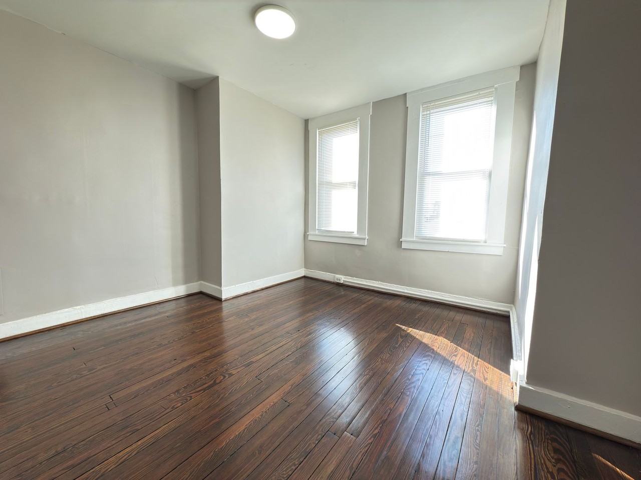 614 N Streeper St - Photo 7 of 16