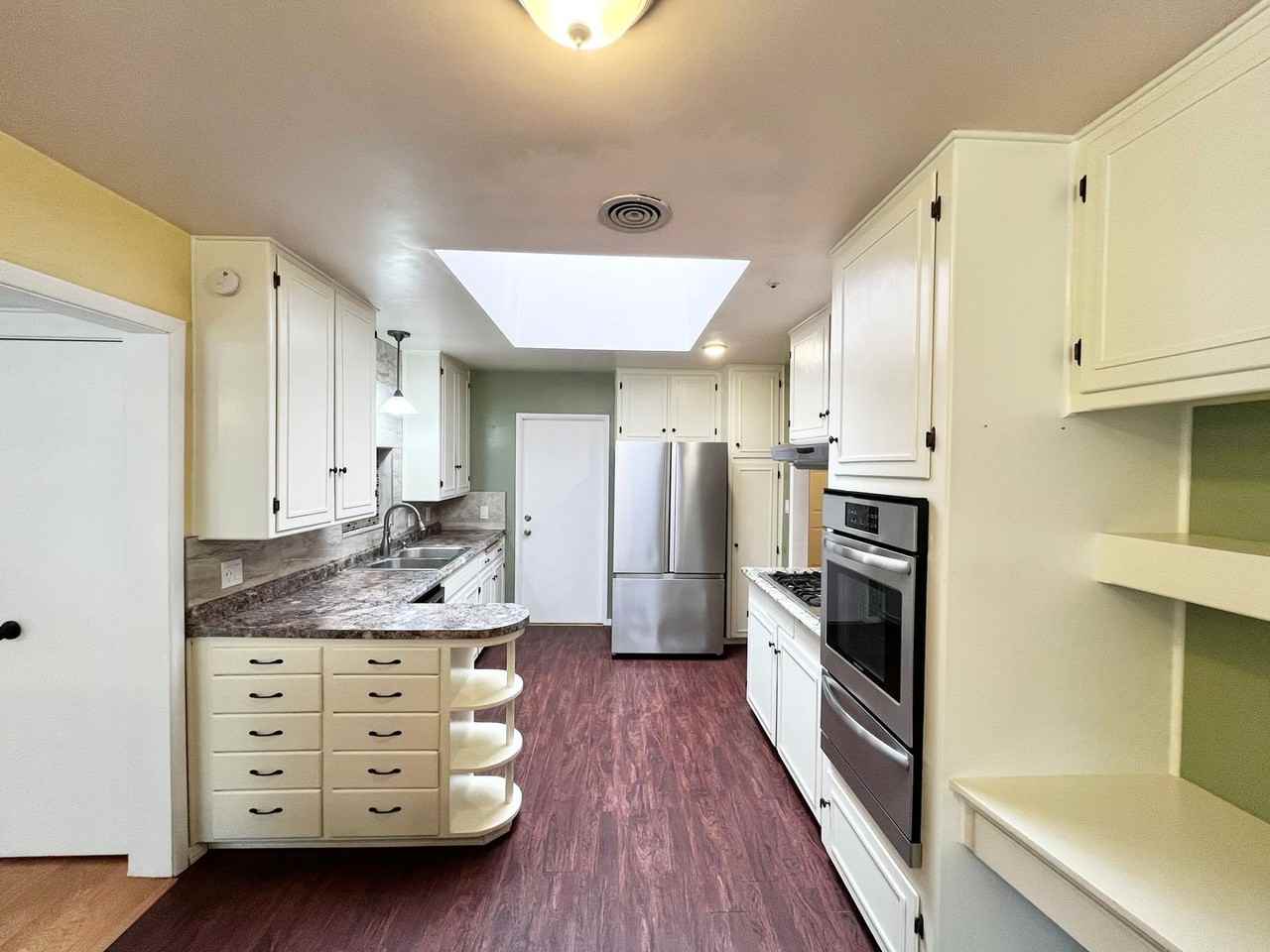 361 Minot Ave - Photo 2 of 27