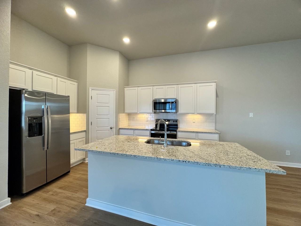 144 Schrader Dr #B - Photo 7 of 30