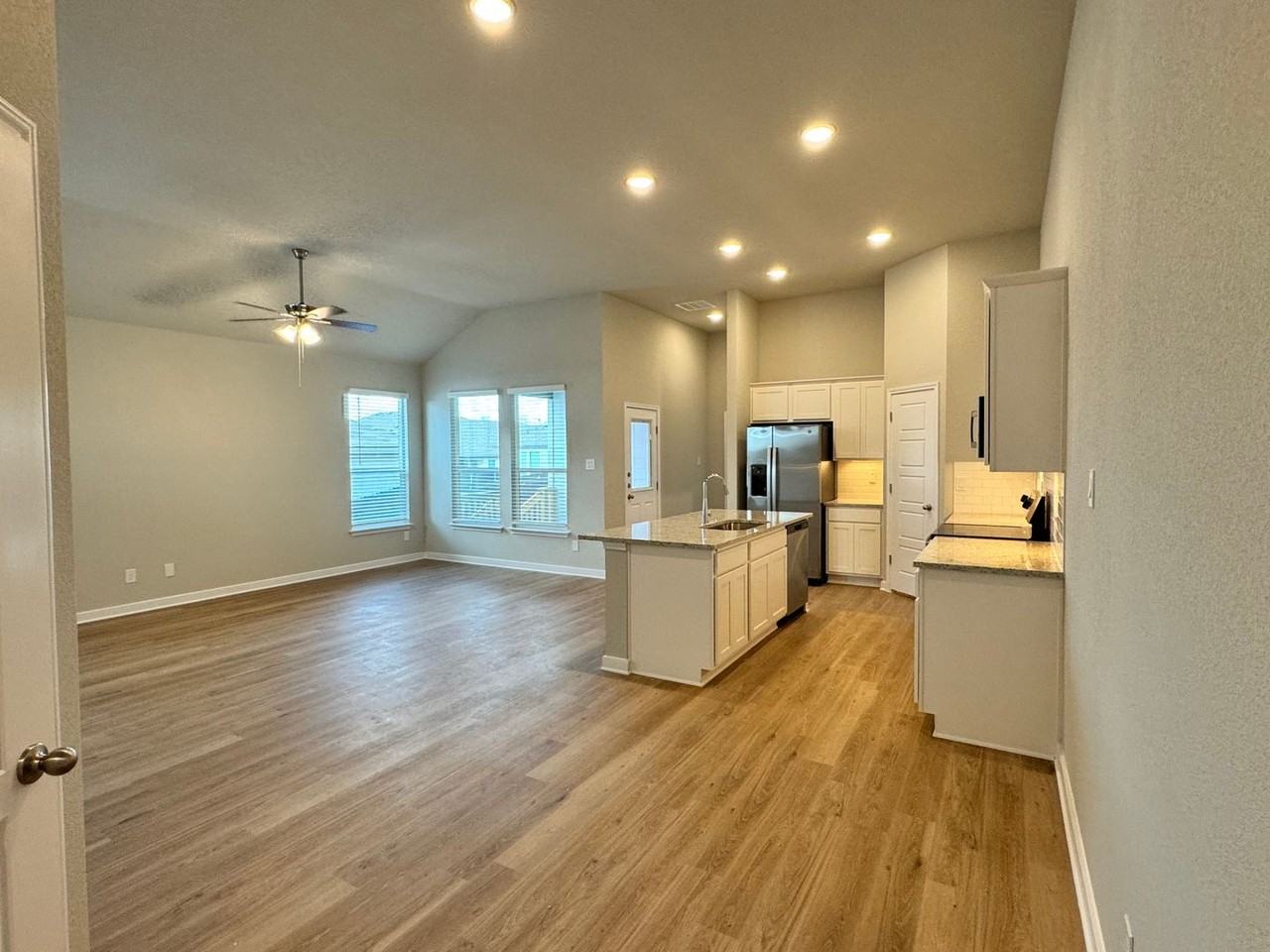 144 Schrader Dr #B - Photo 2 of 30