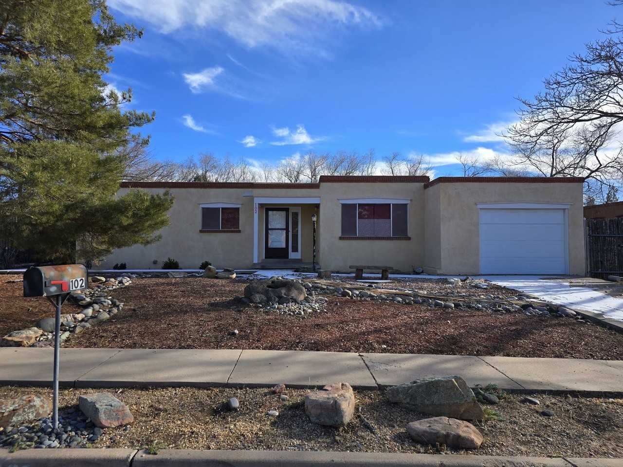 102 La Placita Cir - Photo 3 of 28