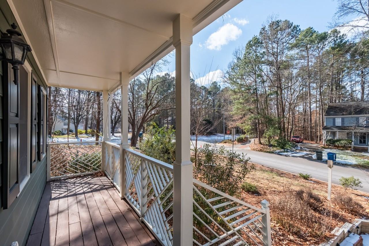 2 Autumn Woods Dr - Photo 3 of 28