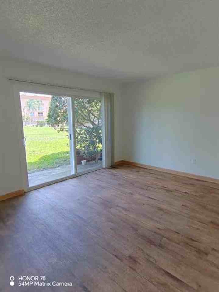 5820 N Church Ave #129 - Photo 4 of 29