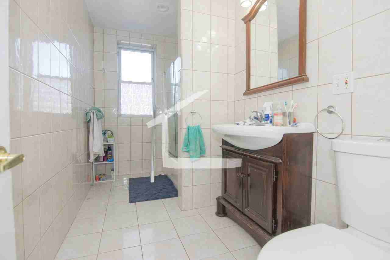 77 Thacher St - Photo 7 of 7