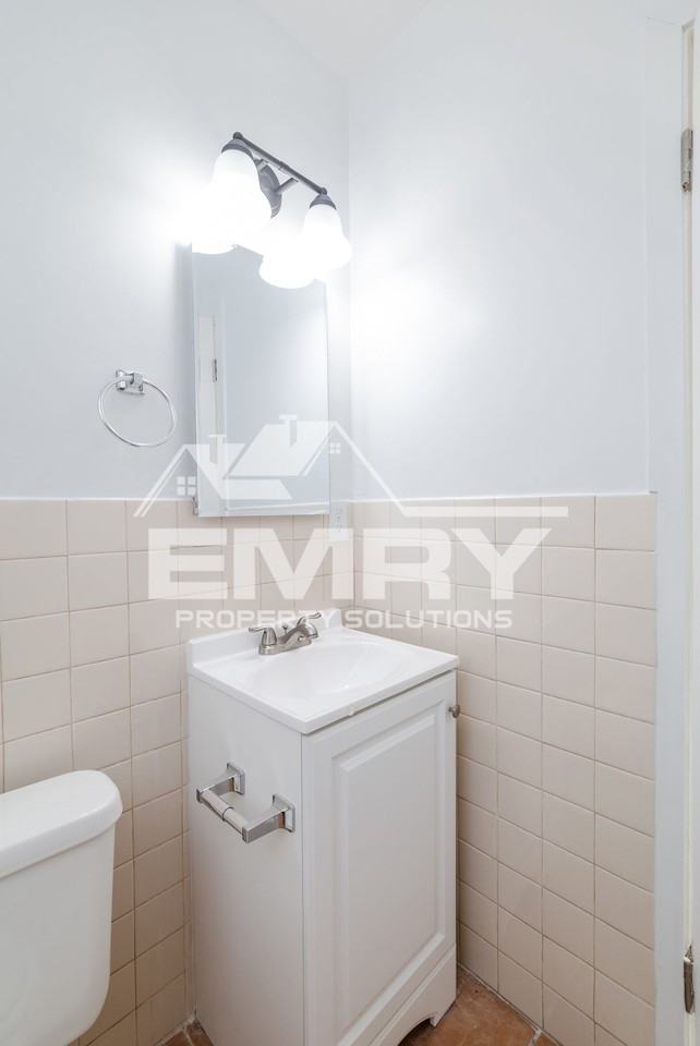 432 N Poplar Ave - Photo 2 of 19