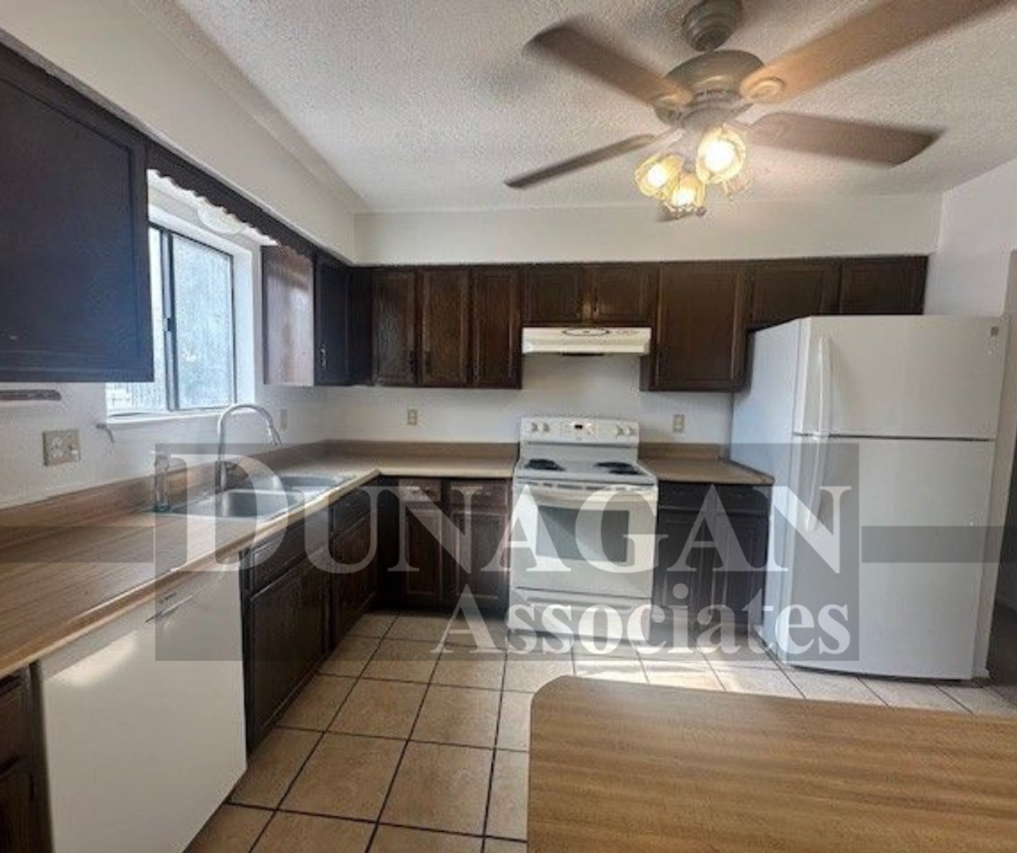 315 Pike Dr - Photo 3 of 9