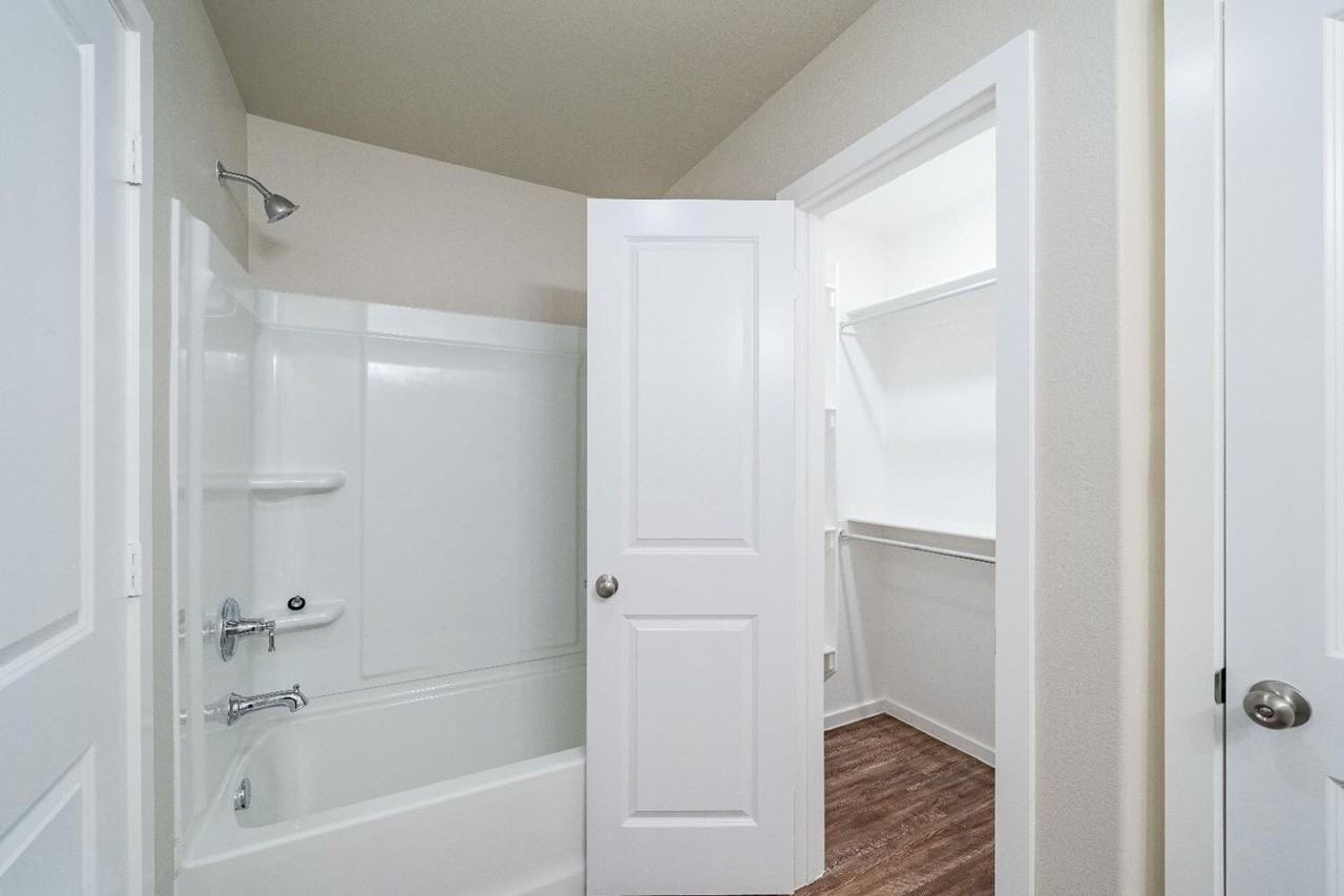 Cypress - 2114 N Avenue K - Photo 7 of 12