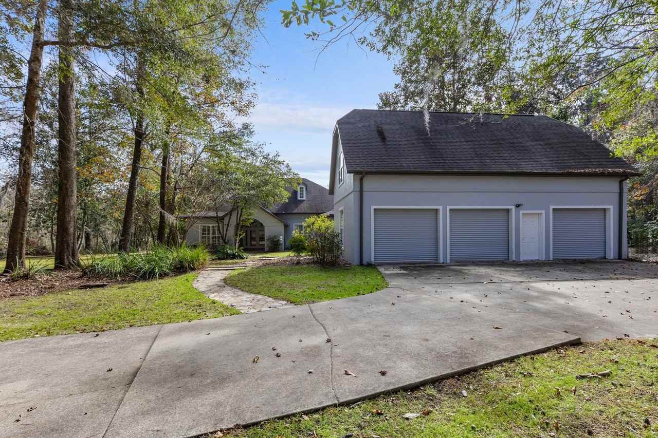 9510 Nw 59th Ln - Photo 2 of 50