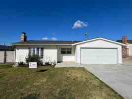 featured image of 887 Redwood Ave