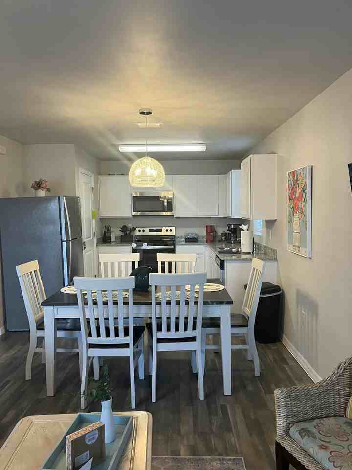 4109 Northeast 20th Place, Unit Pinank - Photo 7 of 19