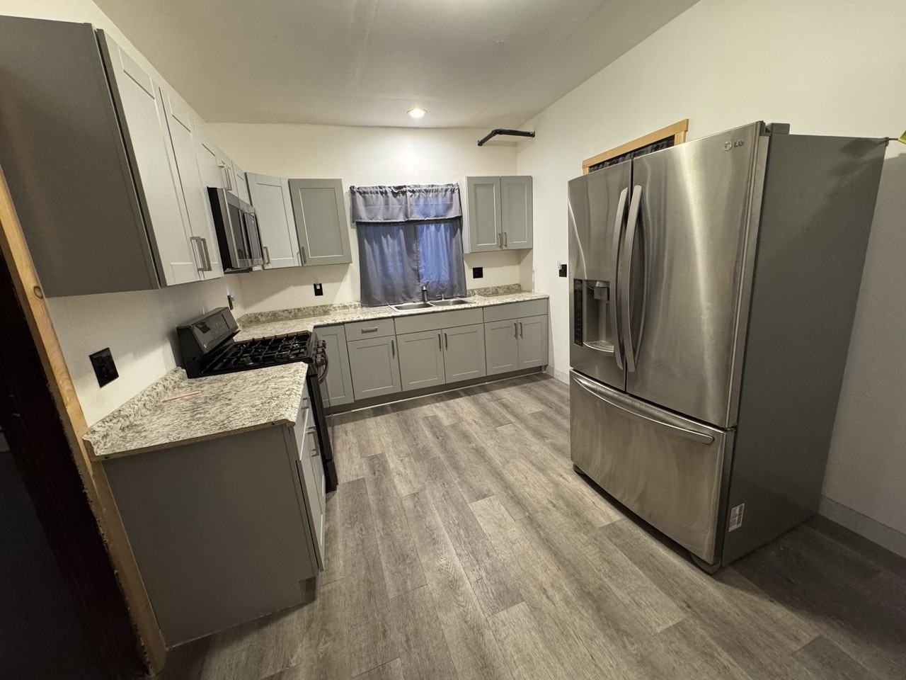 1132 Diamond Ave #1132 - Photo 2 of 5