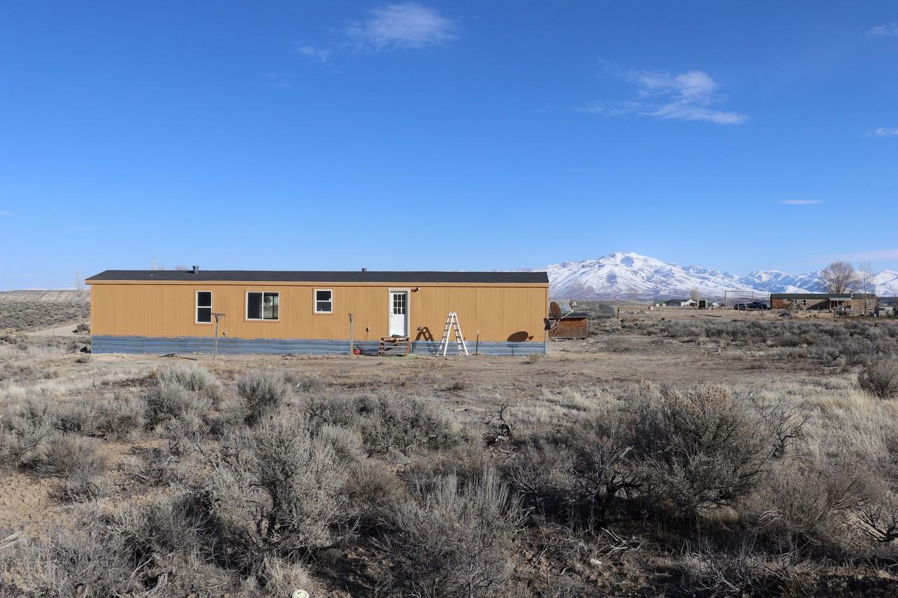 954 Clark Ave #NA - Photo 2 of 11