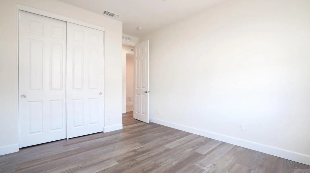 710 Jasmine Ct #NA - Photo 2 of 6