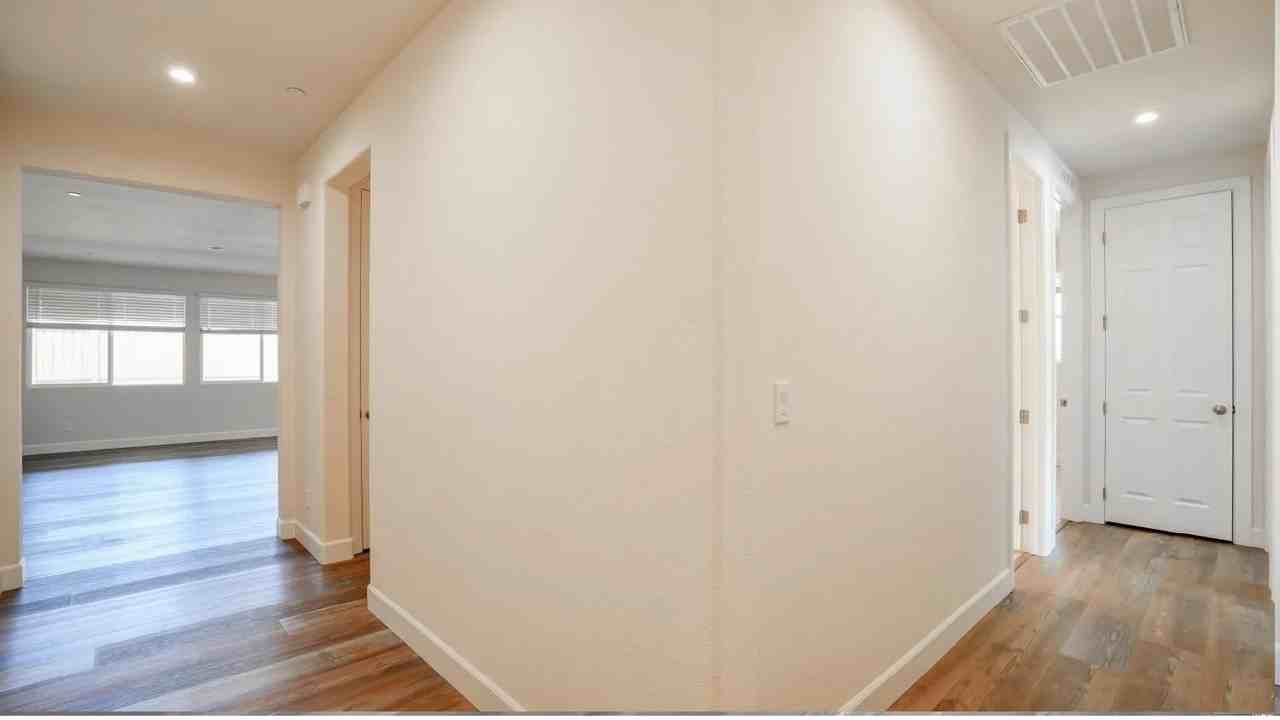 710 Jasmine Ct #NA - Photo 3 of 6