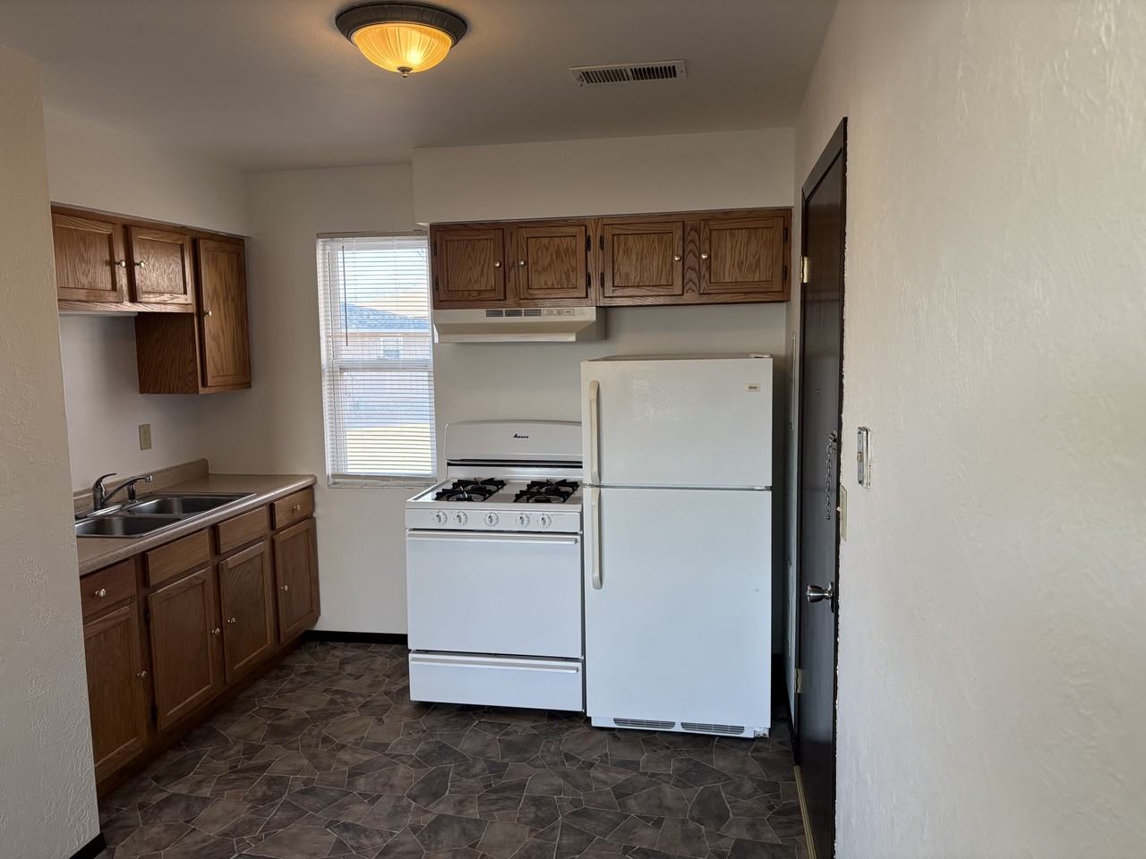 2215 Stoneybrook Road #NA - Photo 2 of 10