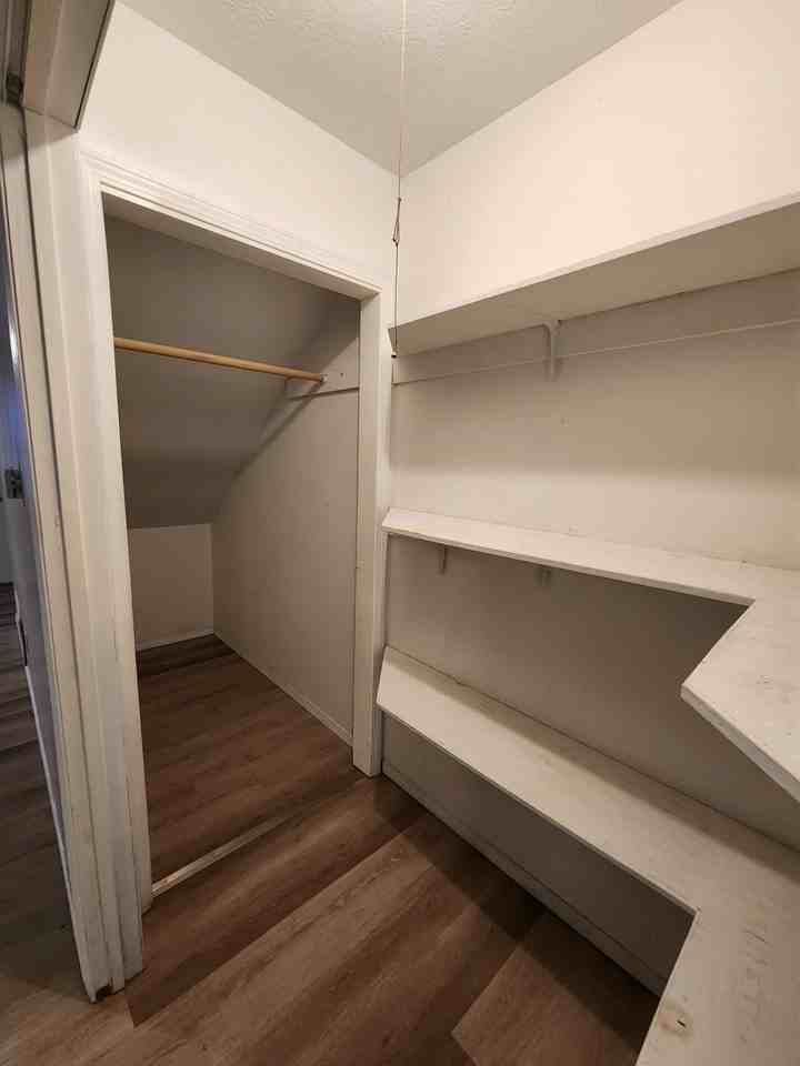 531B N Oak Grove - Photo 2 of 7