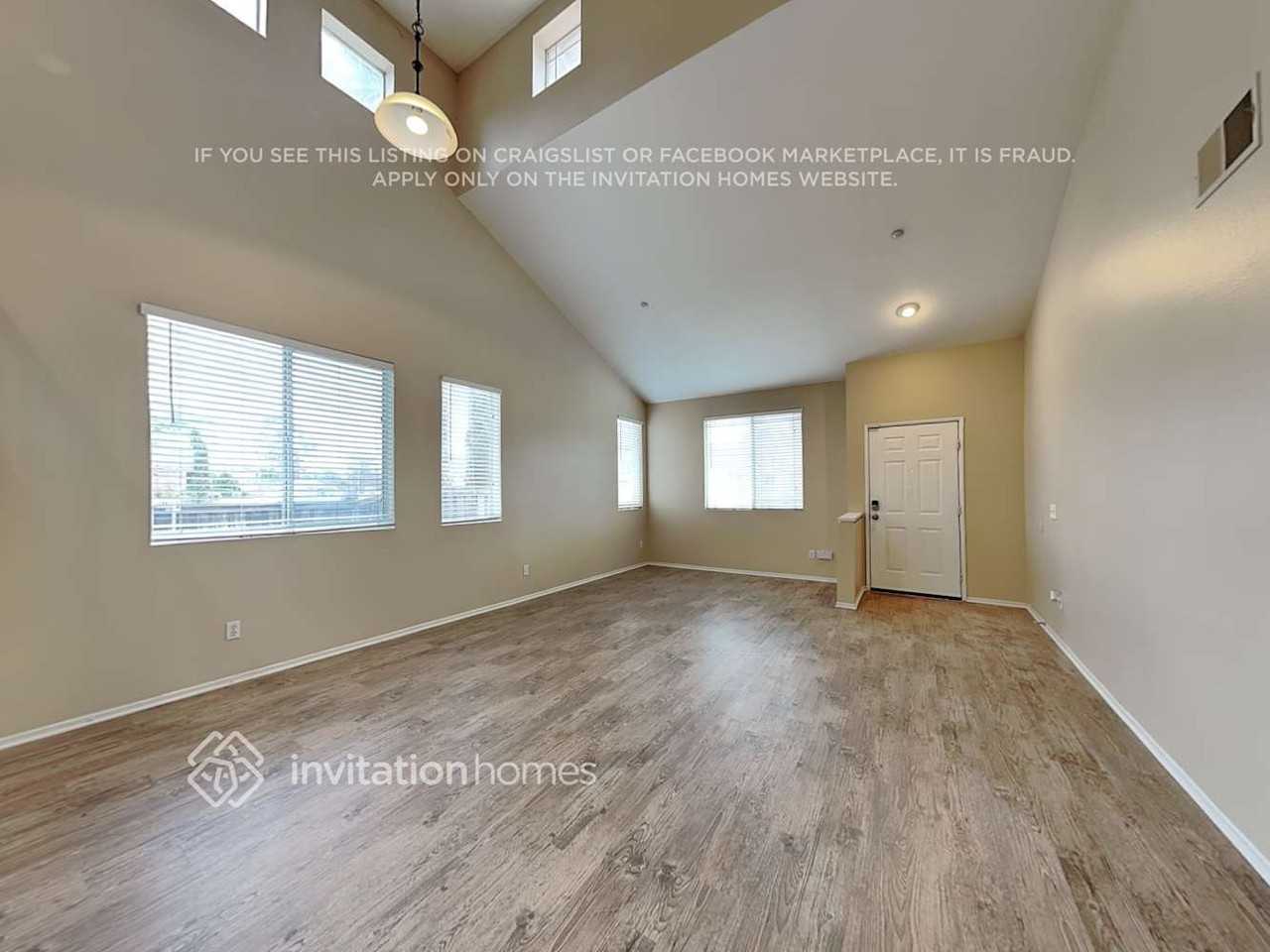 1454 Haddington Dr - Photo 4 of 18