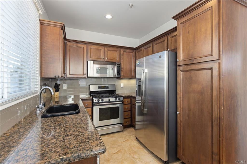 20471 Savanna Ln - Photo 2 of 8