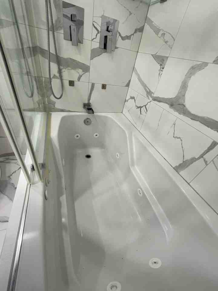 1446 Troy Ave - Photo 3 of 27