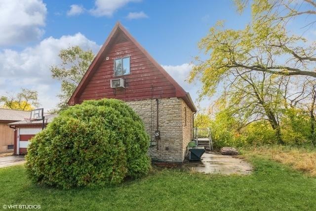 1011 Meadow Ave - Photo 2 of 19