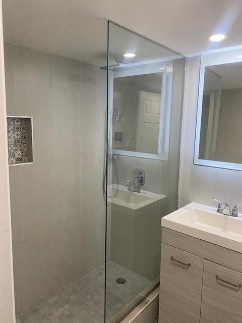 6036 74th St - Photo 2 of 7