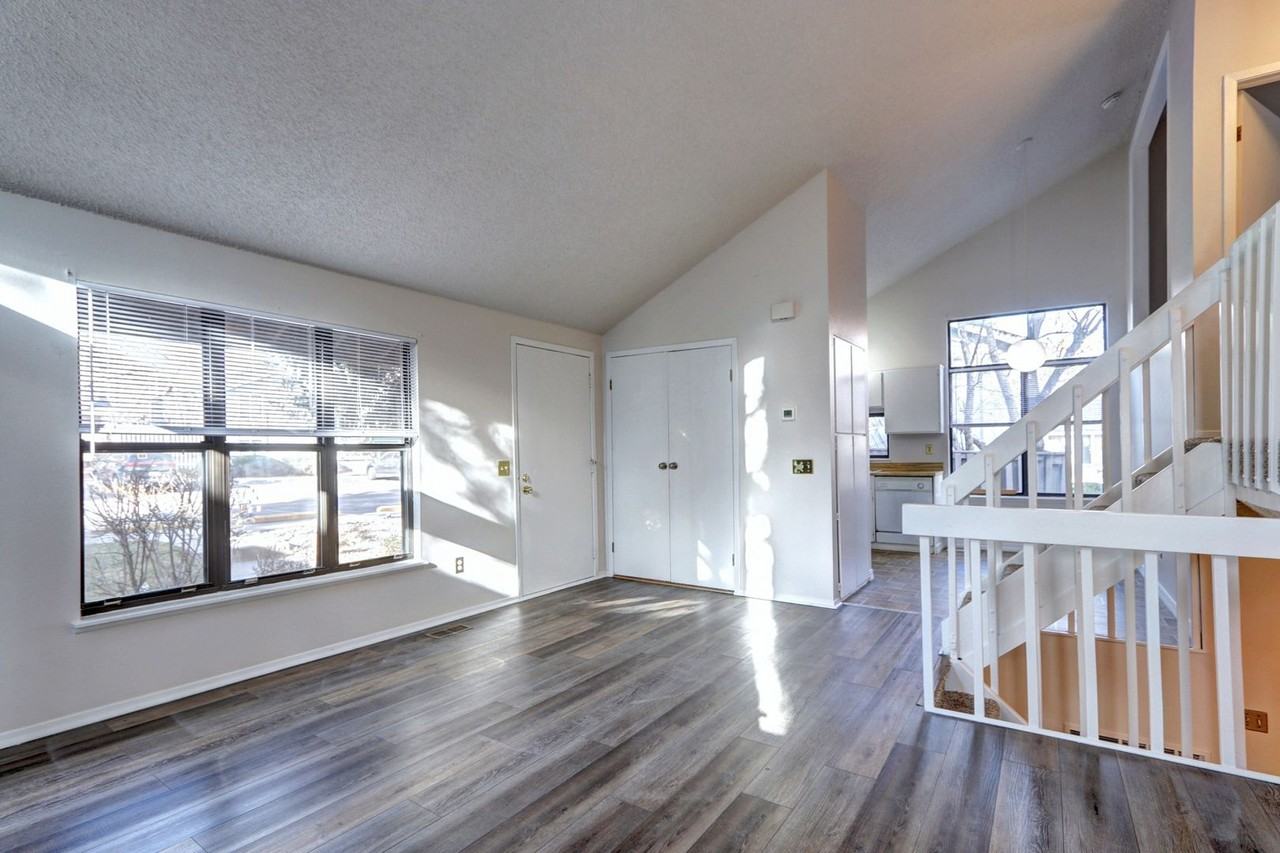 10227 E Peakview Ave - Photo 4 of 28
