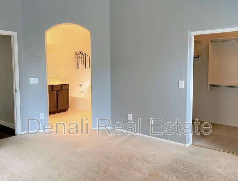 3984 E Tanzanite Ln - Photo 7 of 20