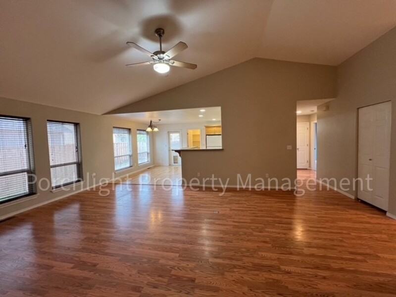 2001 Buttercup Dr - Photo 5 of 22