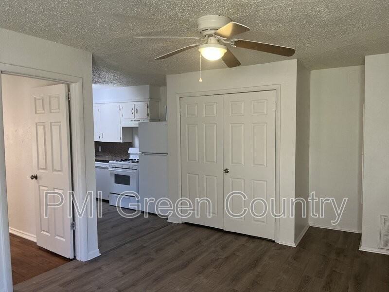 1312 1/2 E Dewey Ave - Photo 3 of 11