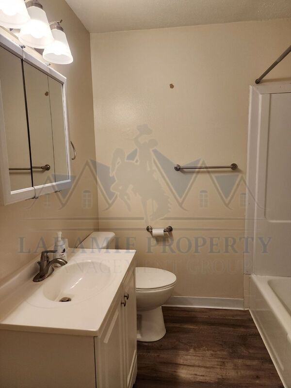 2310 E Garfield St #B9 - Photo 5 of 10