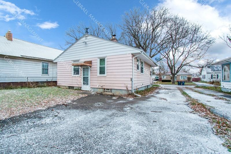 2306 Pennsylvania Ave - Photo 2 of 11