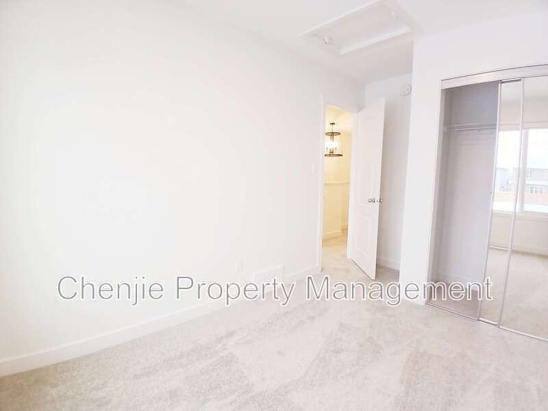 1918 209 St Nw - Photo 3 of 21