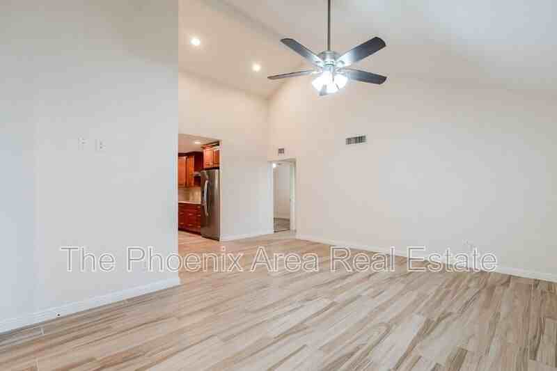 3231 N Woodburne Dr - Photo 6 of 32