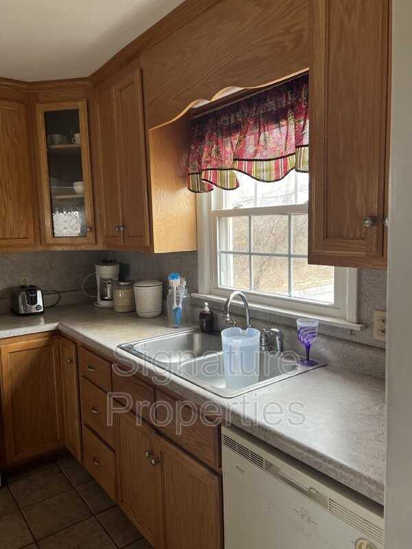 101 Southampton Dr - Photo 2 of 21