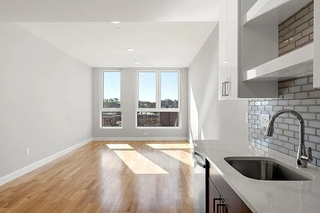 10 Taber St #306 - Photo 4 of 9